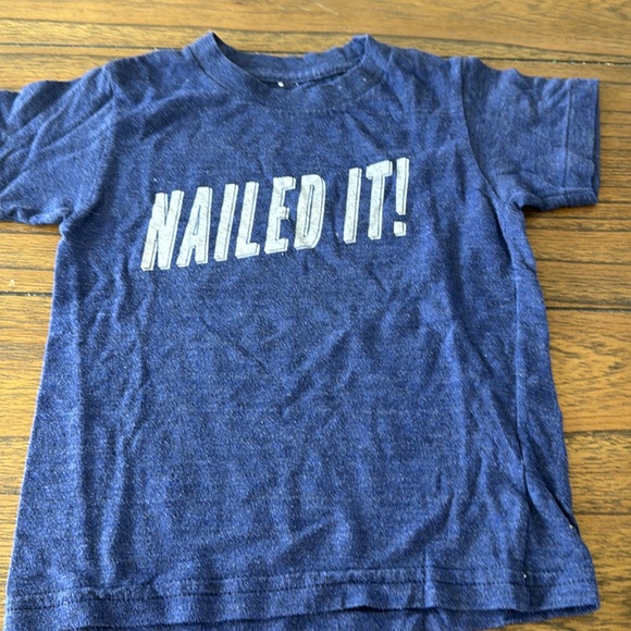 Great bundle of boys 2T Old Navy, Levi, & champion brand bottoms with 2 shirts - Picture 13 of 13